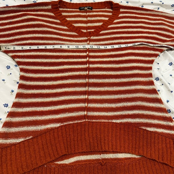Women’s Small Cable & Gage Cream/ Burnt Orange Striped Airy Knit Pullover. - Picture 3 of 12